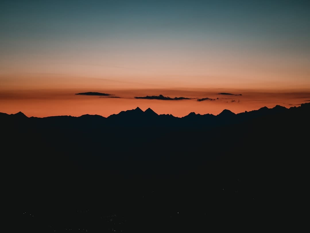 《寻觅1999的月老》发布终极预告 七夕仅有“爱情神话